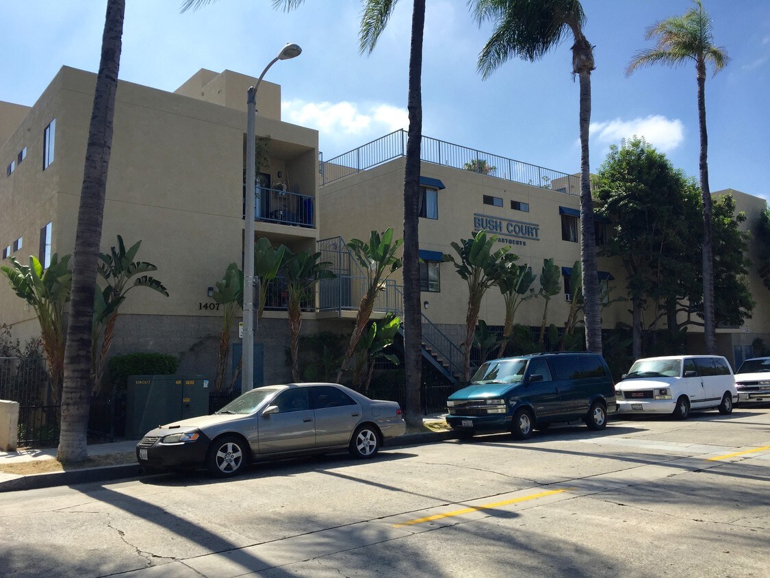 Foto principal - 1407 N Bush St