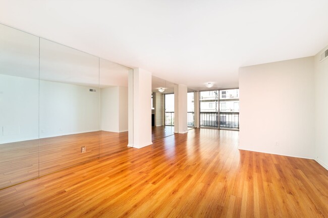Photo - 10747 Wilshire Blvd Unit 1105 House