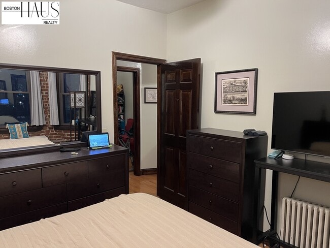 Building Photo - 131 Jersey St