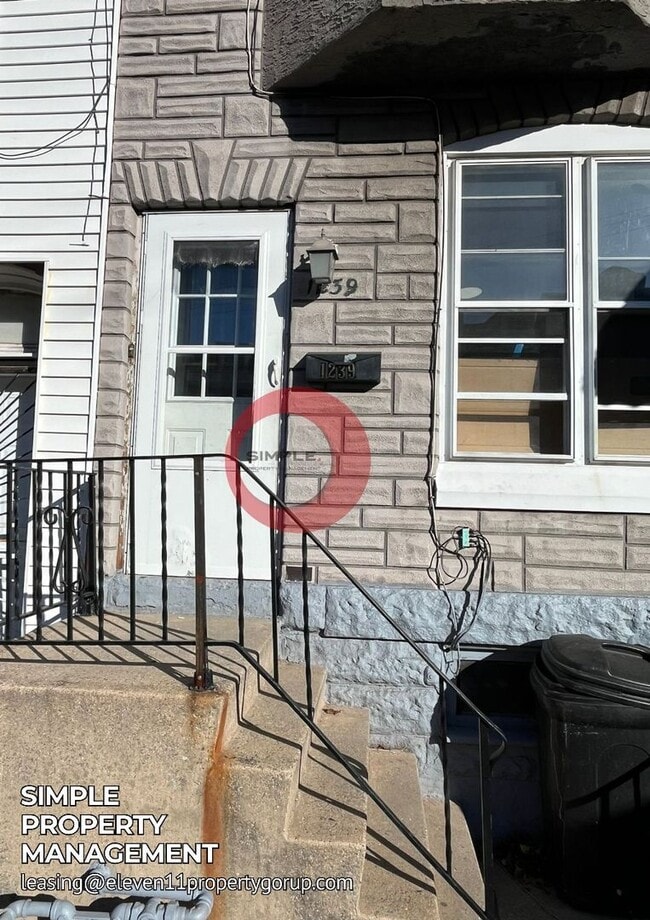 Photo - 1239 Greenwich St House