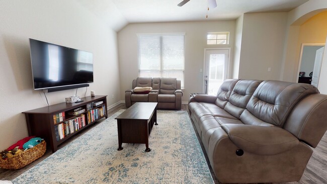 Building Photo - PRE-LEASING FOR AUGUST