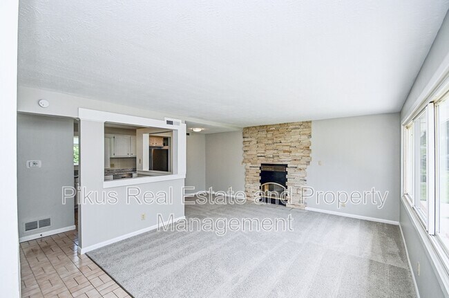 Foto del edificio - 3055 13th St