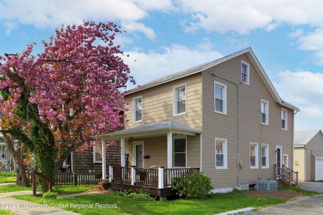 Building Photo - 612 Sylvania Ave