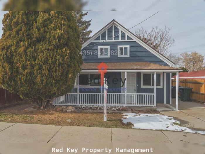 Foto principal - 3rd St Triplex Unit B