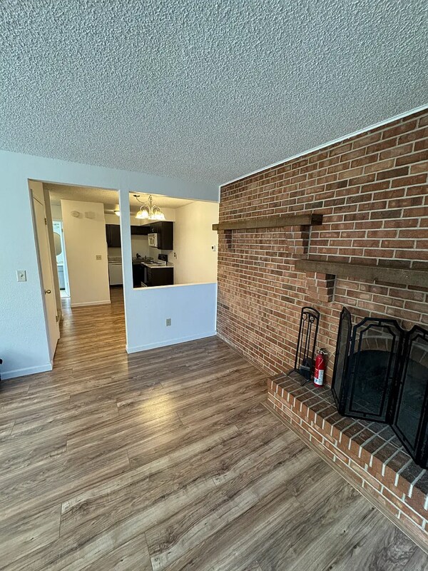 Building Photo - 1131 Willow Bend Cir