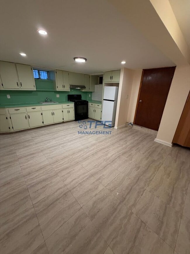 Building Photo - 565-567 North 4th Street-Basement