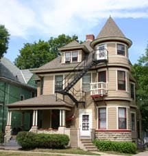 Street View - 301 N Pinckney St