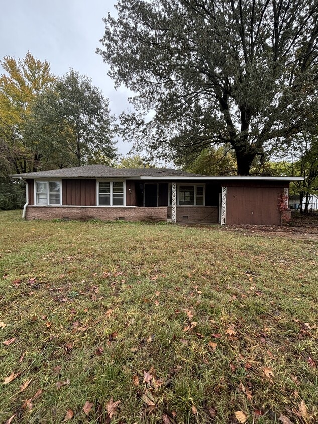 Primary Photo - 76 Hillcrest Cir Dr