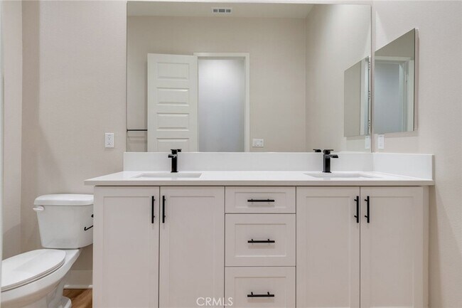 Foto del edificio - 6548 Canyon Oaks Dr