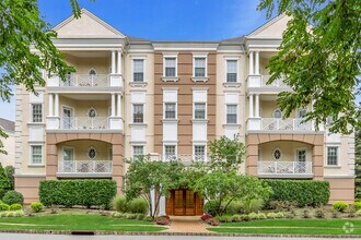 Building Photo - 1021 Oval Rd