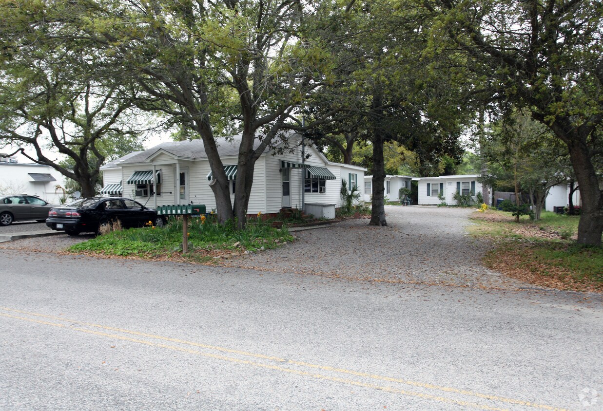 Building Photo - Family Village