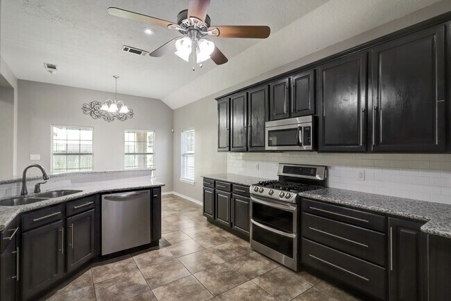 Foto del edificio - 2707 Lake Breeze Ln