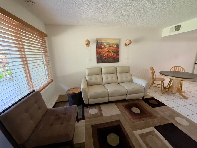 Building Photo - 9641 Spyglass Ave