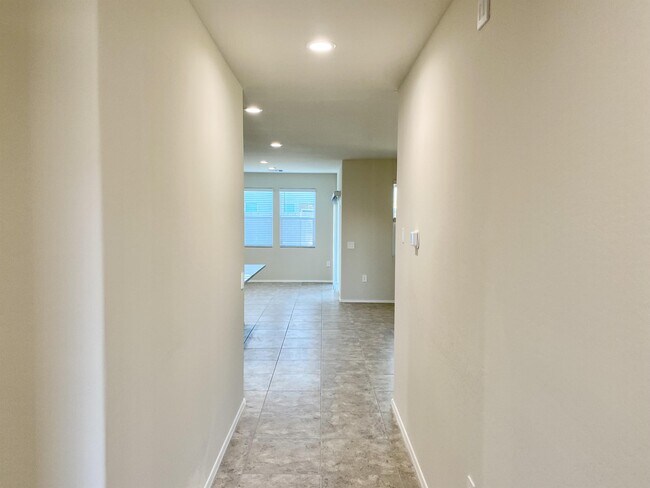 Foto del edificio - 1732 W Pinkley Ave