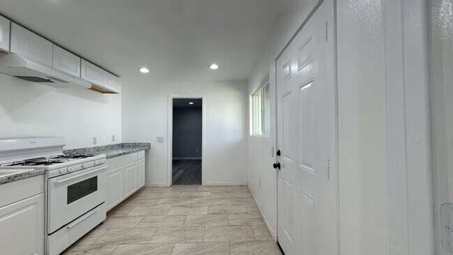 Foto del edificio - 1 Bedroom 1 Bath Detached Unit in Cherry V...