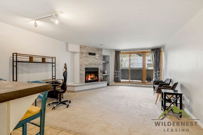 Foto del edificio - Steps to the Runs, Mountain Views, Spacious Ski Run 1 Bedroom Condo