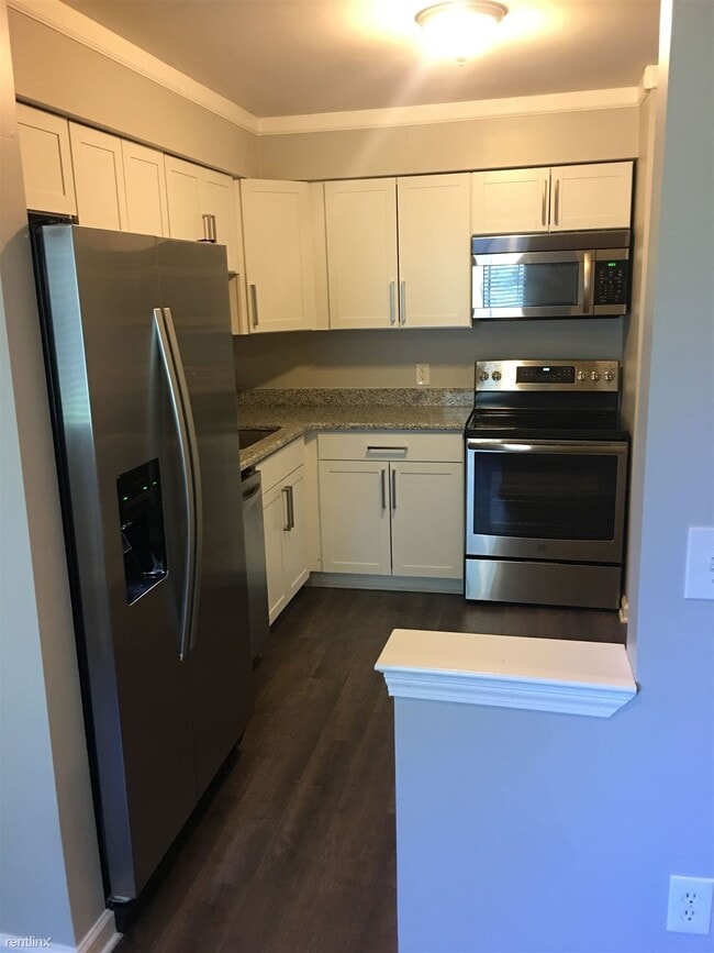 Building Photo - 1 br, 1 bath Condo - 33903 Pondview Cir
