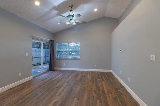 Foto del edificio - 2848 Chapel Hill Ct