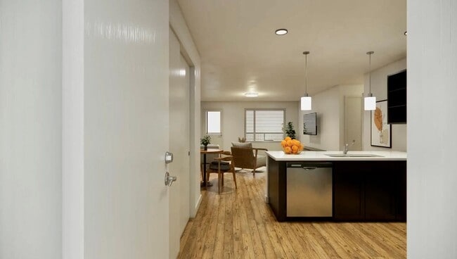 Building Photo - 2 bed 1 Bath Explorer unit