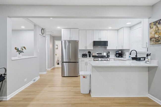 Foto del edificio - 12804 W Playfield Dr