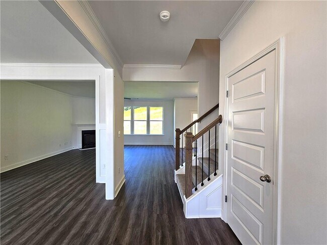 Building Photo - 7313 Yewtree Dr