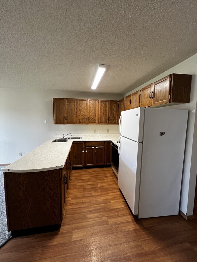 Building Photo - 5013-5050 50 St