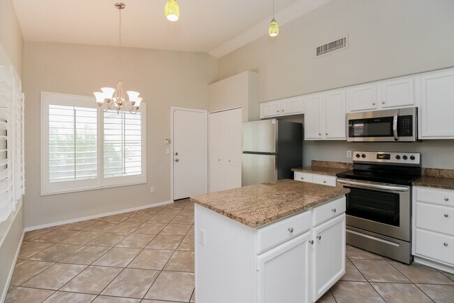Building Photo - 207 N Tiago Dr