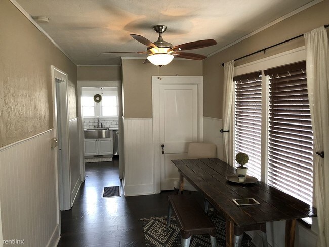 Building Photo - 1 br, 1 bath House - 421 E Grand River Ave