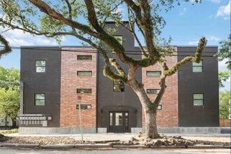 Building Photo - 214 Welch St