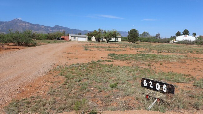 Building Photo - 6206 S Ranch Rd