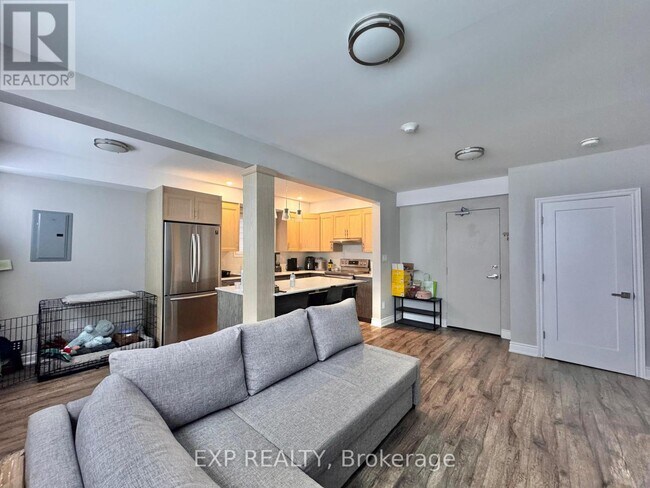 Photo du bâtiment - 100 West Avenue S