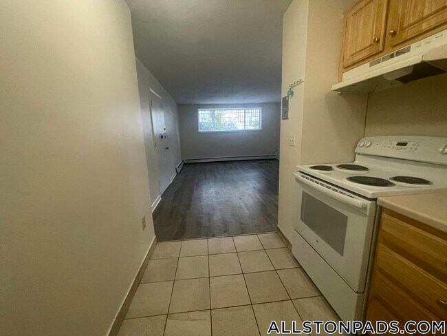 Building Photo - 88 Gardner St