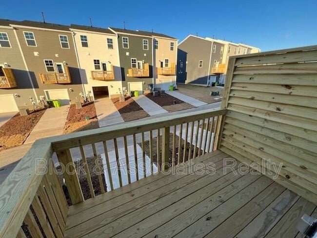 Foto del edificio - 1854 Woodall Crst Dr