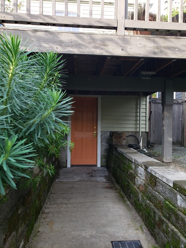 unit entrance - 2811 NW 58th St