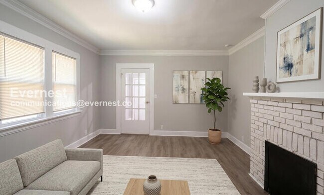 Foto del edificio - 887 Ellis Rd