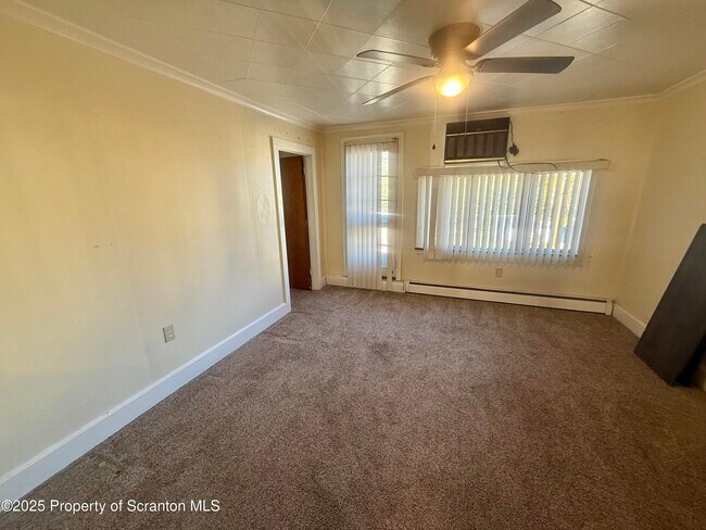 Foto del edificio - 420 Genet St