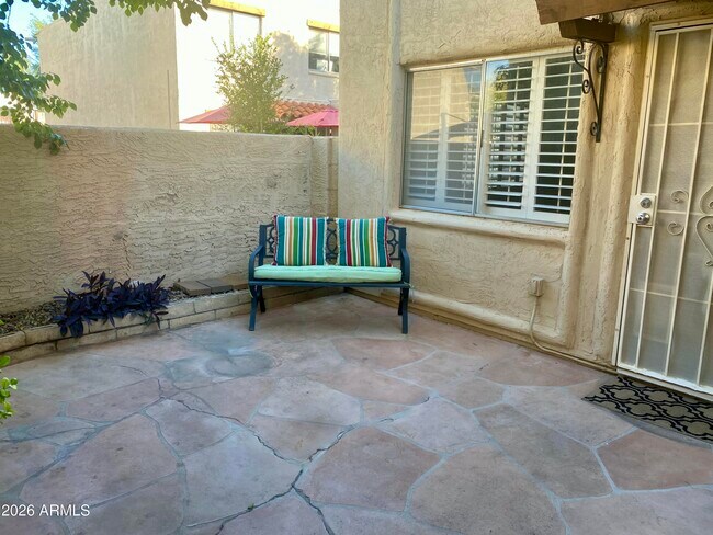 Foto del edificio - 8063 E Glenrosa Ave