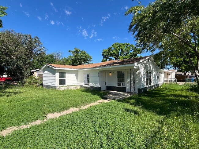 Building Photo - 417 Elmwood Dr., San Antonio, TX. 78212