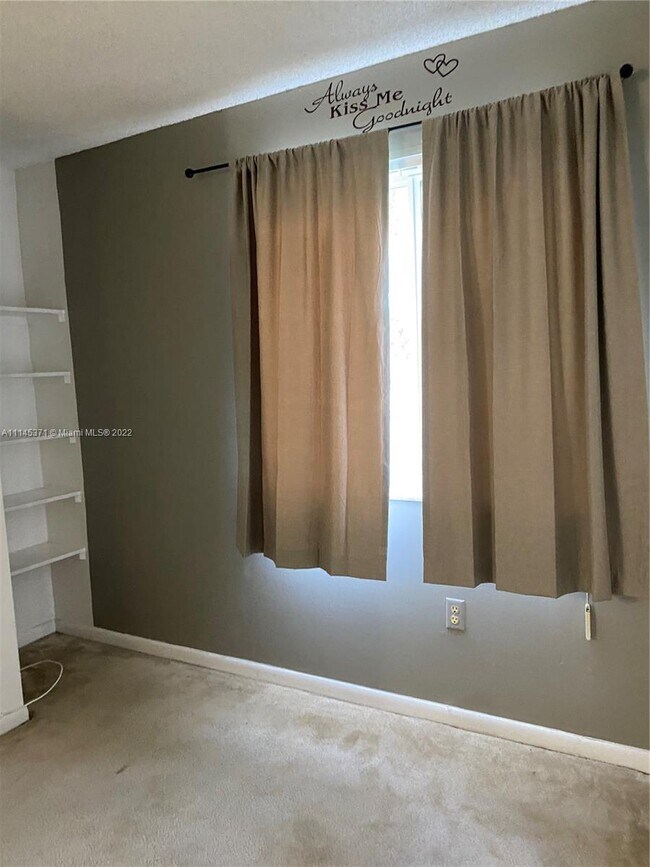 Foto del edificio - 17515 NW 67th Ct