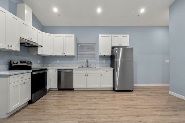 Foto del edificio - 331-335 N Olive St