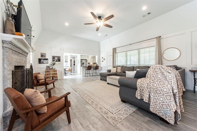 Foto del edificio - 805 W Edgewood Dr