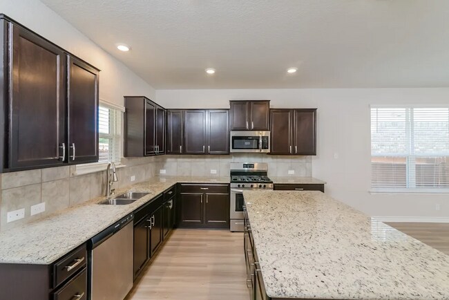 Foto del edificio - 13515 Petty Run