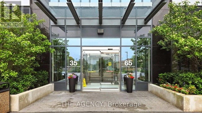 Building Photo - 35 Watergarden Dr