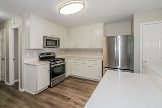 Building Photo - 6207 Winter Oak St