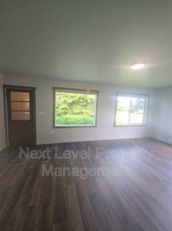 Foto del edificio - 1003 6th Ave W