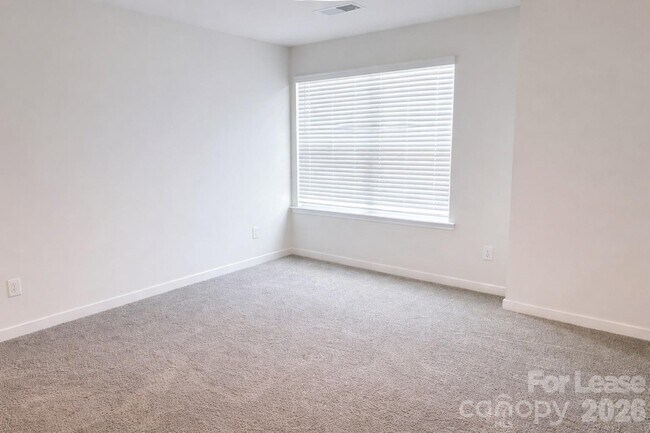 Foto del edificio - 116 Windstone Cmn Ln