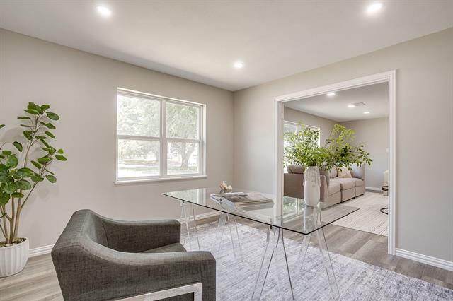 Foto del edificio - 2536 Daisy Ln