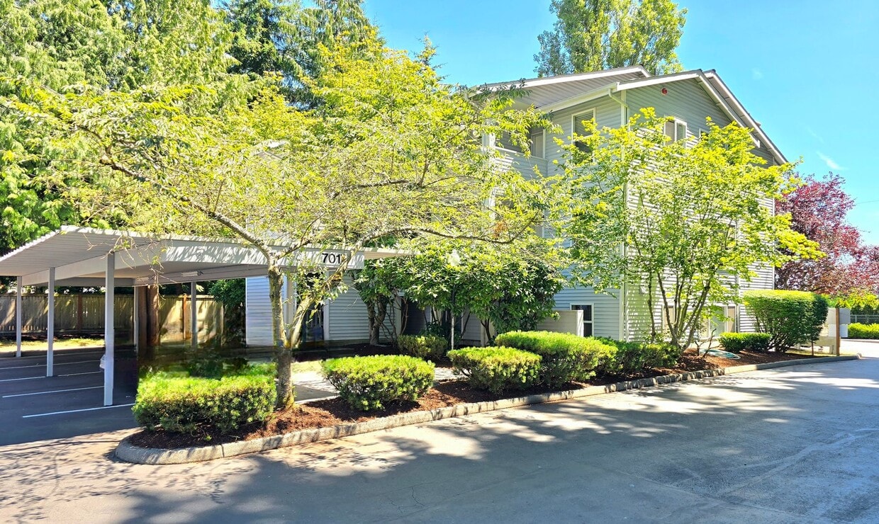 Foto principal - 2 Bedroom Condo In Lynnwood Available Now