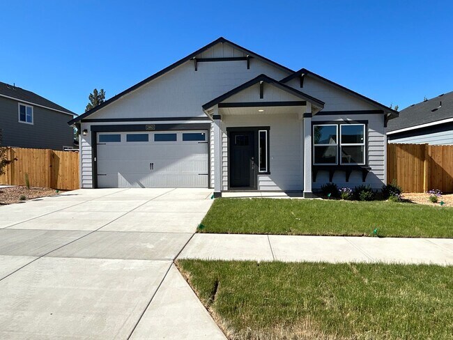 Foto del edificio - Brand New 3 Bedroom / 2 Bathroom Home in NW Redmond