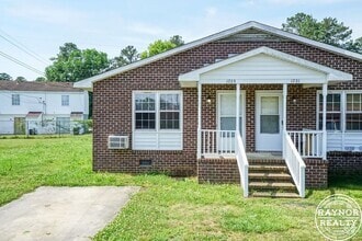Building Photo - 1721-1723 Windsor Dr
